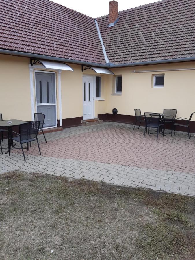 Helga Apartman Makó Εξωτερικό φωτογραφία