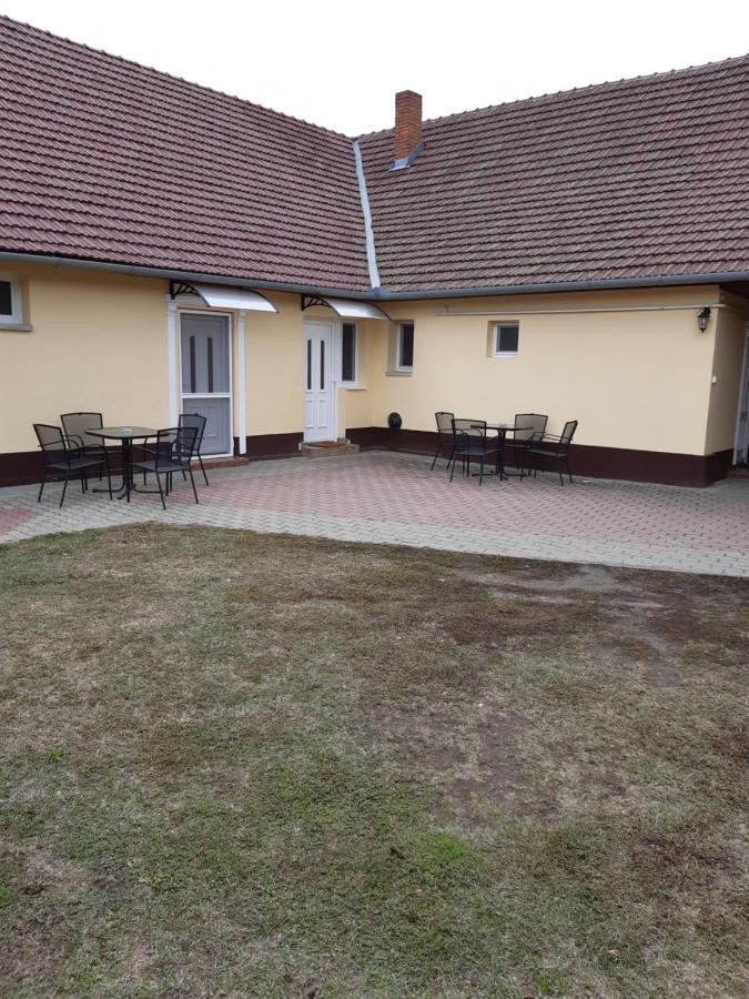 Helga Apartman Makó Εξωτερικό φωτογραφία
