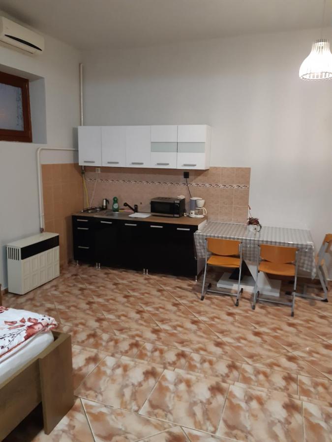 Helga Apartman Makó Εξωτερικό φωτογραφία