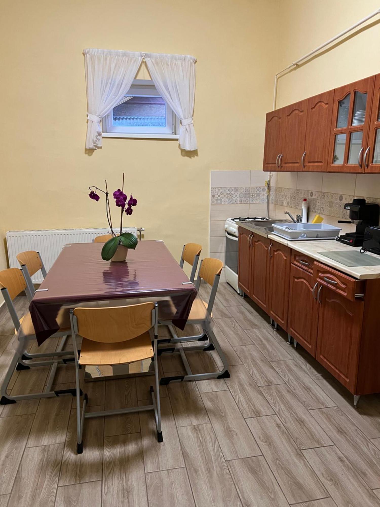 Helga Apartman Makó Εξωτερικό φωτογραφία