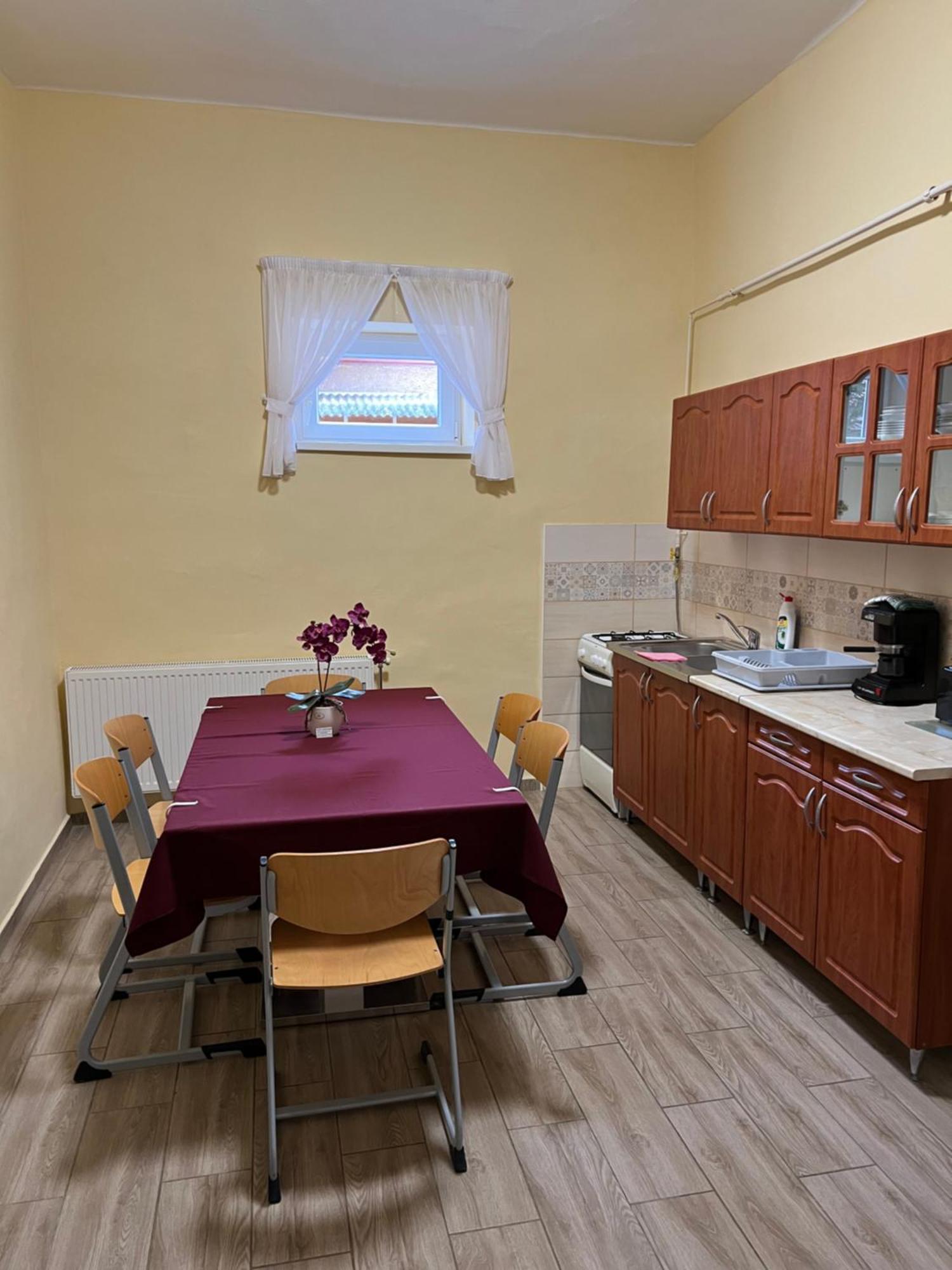 Helga Apartman Makó Εξωτερικό φωτογραφία